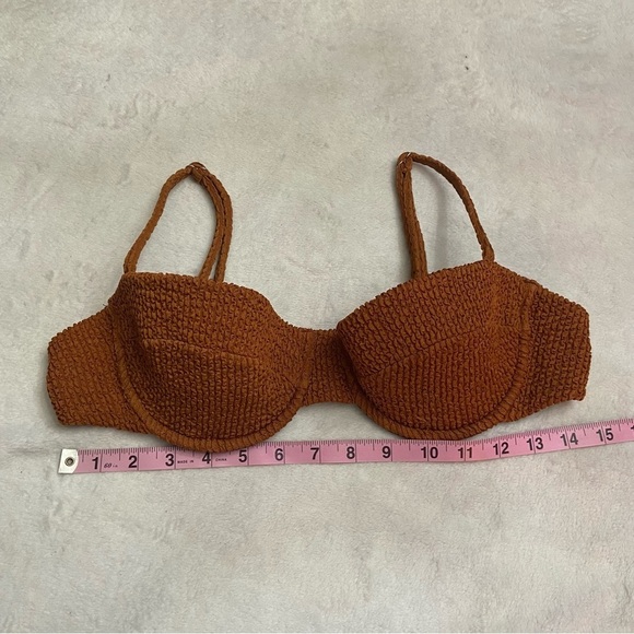 Veronica beard dyer seersucker textured underwire bikini top 28494 - Picture 5 of 16